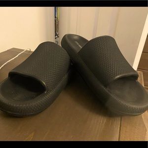 Steve Madden Scuba Black Slides